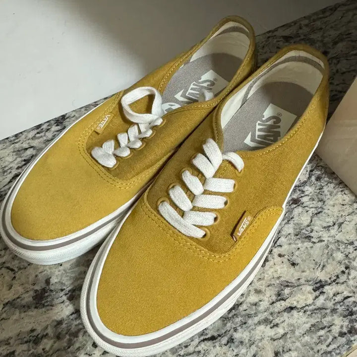 [BUNJANG] Vans Authentic Suede Mustard Sneakers (Size 250) / [250]반스 어센틱 스웨이드 머스타드 스니커즈