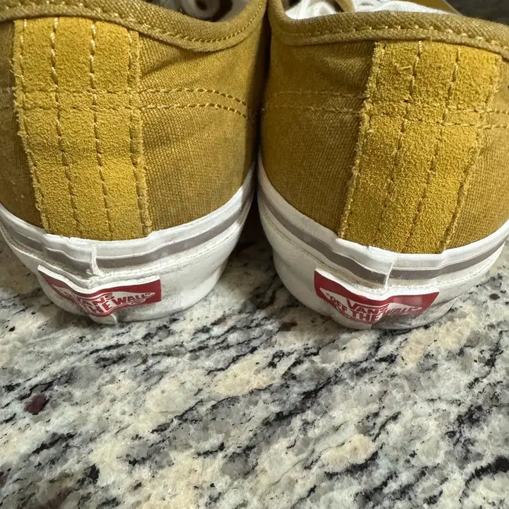 [BUNJANG] Vans Authentic Suede Mustard Sneakers (Size 250) / [250]반스 어센틱 스웨이드 머스타드 스니커즈