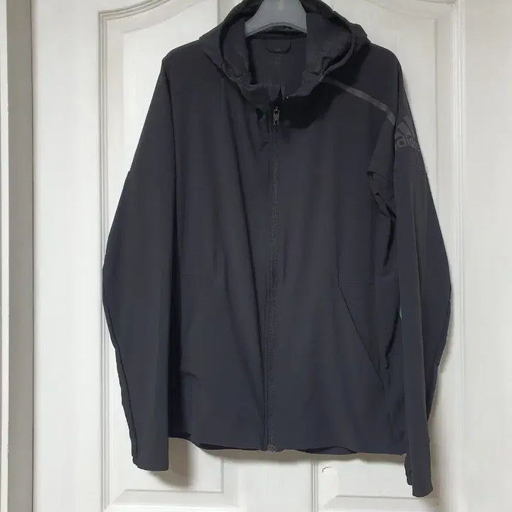 [SOLD OUT] 아디다스 여성 러닝 바람막이 블랙 M