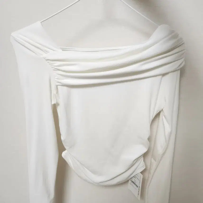 [BUNJANG] BURU N JUDY Shirred One Shoulder Off-Shoulder Top / BURU N JUDY 셔링원숄더 오프숄더