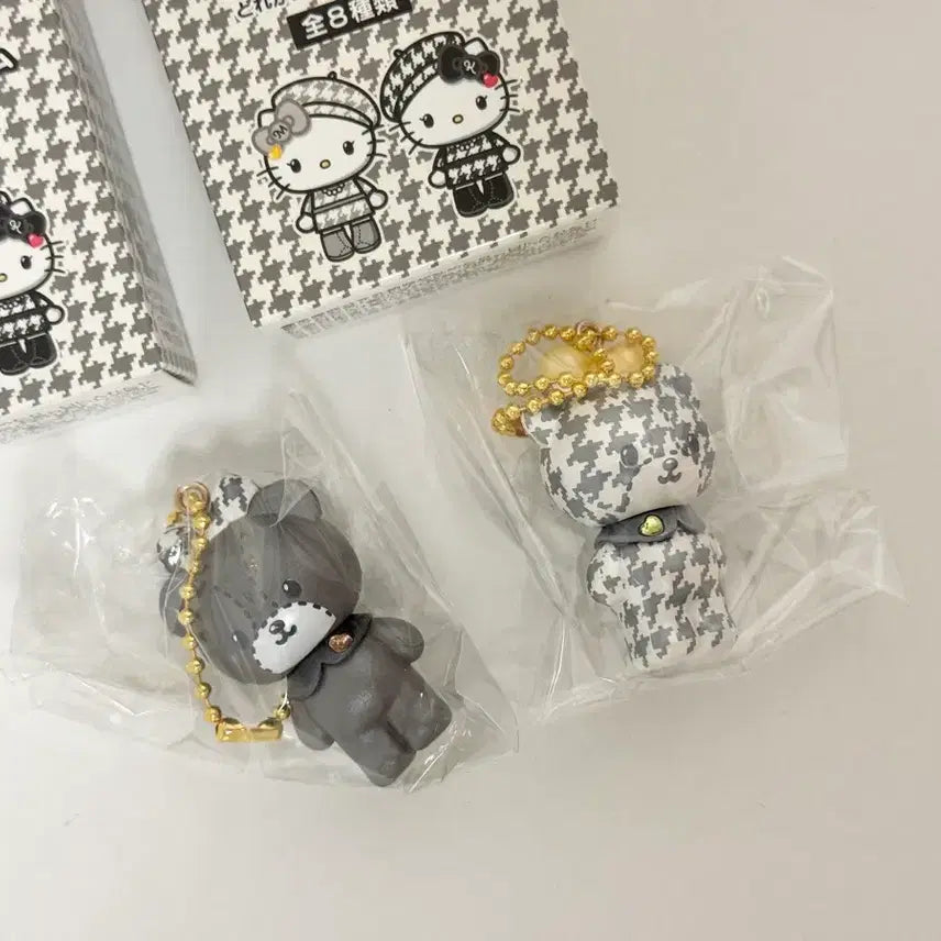 [BUNJANG] Hello Kitty Houndstooth Tiny Charm Keychain Charm Bundle Set (Sealed) / 헬로키티 하운즈투스 타이니참 키링 참 일괄 정품 미개봉