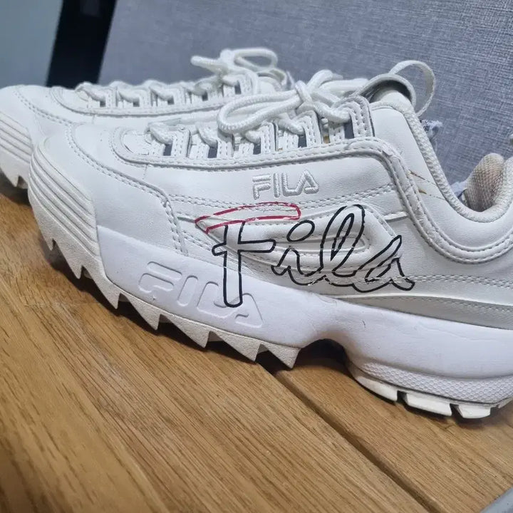 [BUNJANG] Fila Disruptor White Sneakers 235 / 휠라 디스럽터굽흰색 스니커즈 235