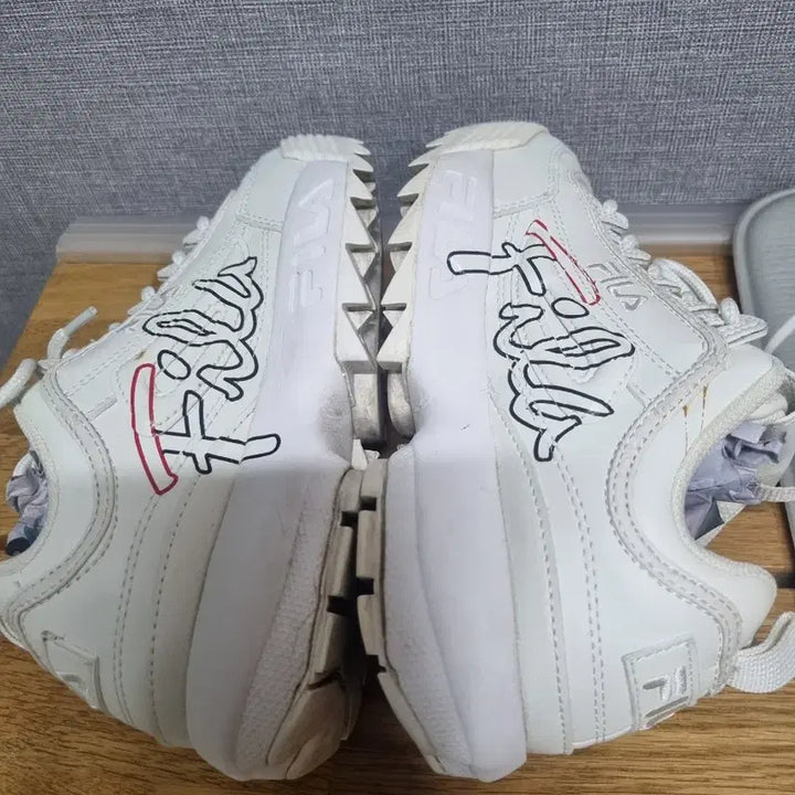 [BUNJANG] Fila Disruptor White Sneakers 235 / 휠라 디스럽터굽흰색 스니커즈 235