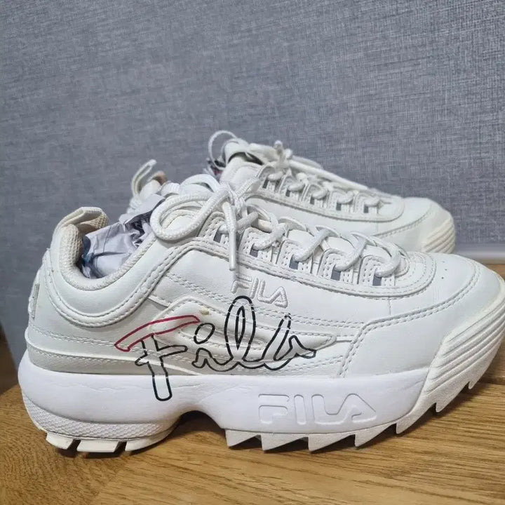 [BUNJANG] Fila Disruptor White Sneakers 235 / 휠라 디스럽터굽흰색 스니커즈 235
