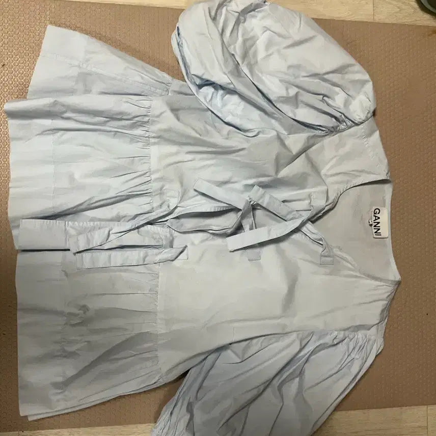 [BUNJANG] GANNI Ribbon Blouse Sky Blue 36 / 가니 GANNI 정품 리본 블라우스 하늘색 36