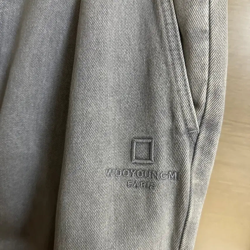 [BUNJANG] WooYoungMi 24SS Grey Single-Pleat Banding Denim Pants / [46]우영미 24SS 그레이 원턱 밴딩 데님팬츠