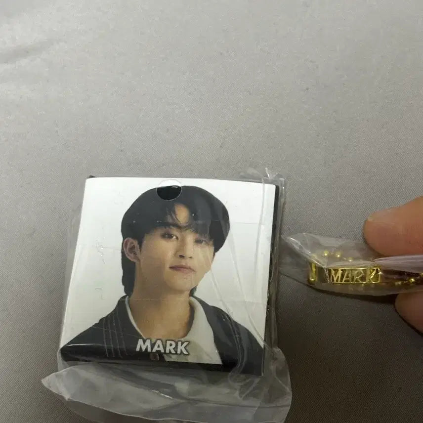[BUNJANG] NCT Mark Japanese Gacha Keyring Photocard / 마크 일본 가챠