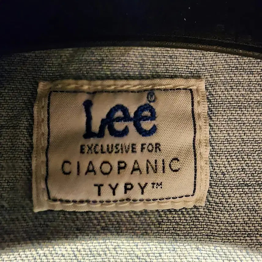 [BUNJANG] Lee x CIAOPANIC TYPY Light Wash Denim Shirt Oversized Western Style / Lee x CIAOPANIC TYPY 연청 데님 셔츠 오버핏 웨스턴