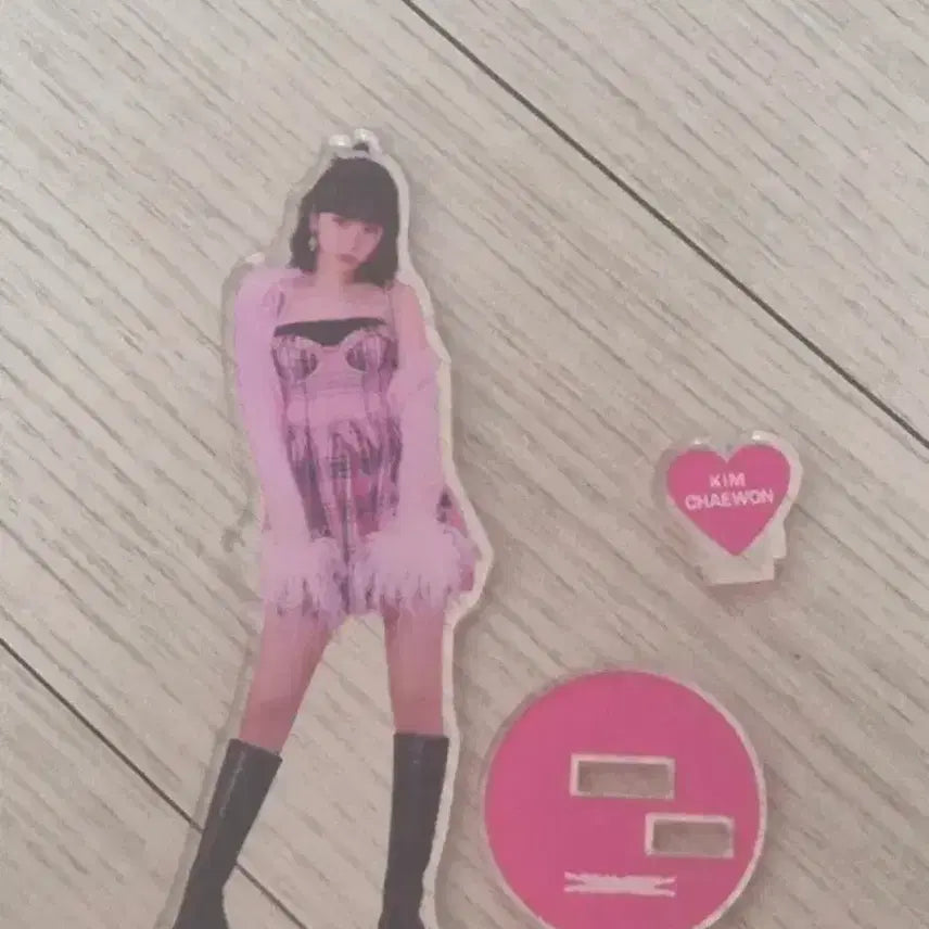 [BUNJANG] LE SSERAFIM Kim Chae-won Fearless Japanese Acrylic Stand / 르세라핌 김채원 채원 fearless 피어리스 일본 아크릴 양도