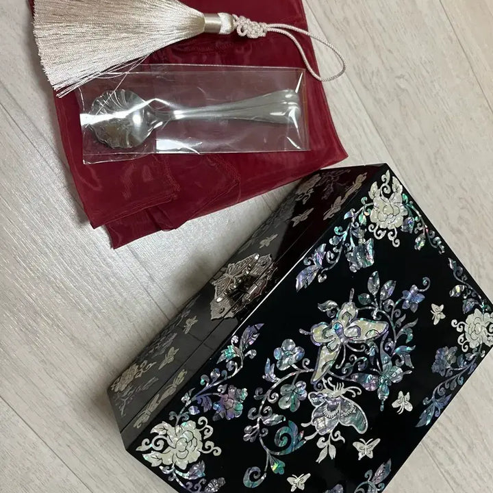 [BUNJANG] 할리스 자개함 노리개 조개스푼 오간자 / 할리스 자개함 노리개 조개스푼 오간자