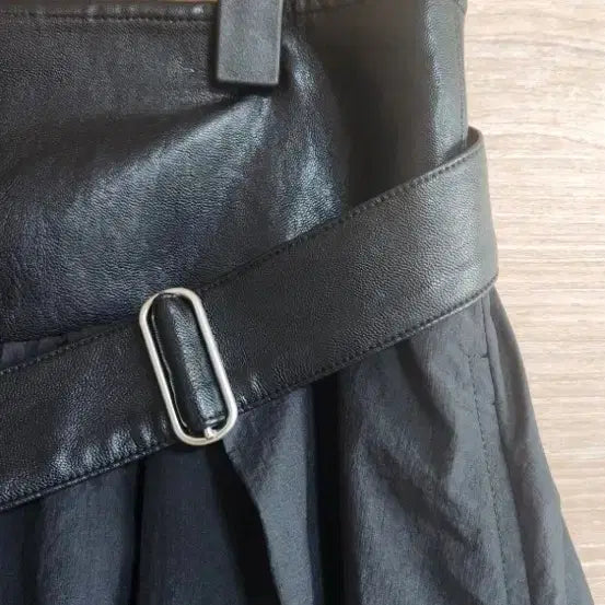 [BUNJANG] System Black Skirt / 시스템 블랙 스커트
