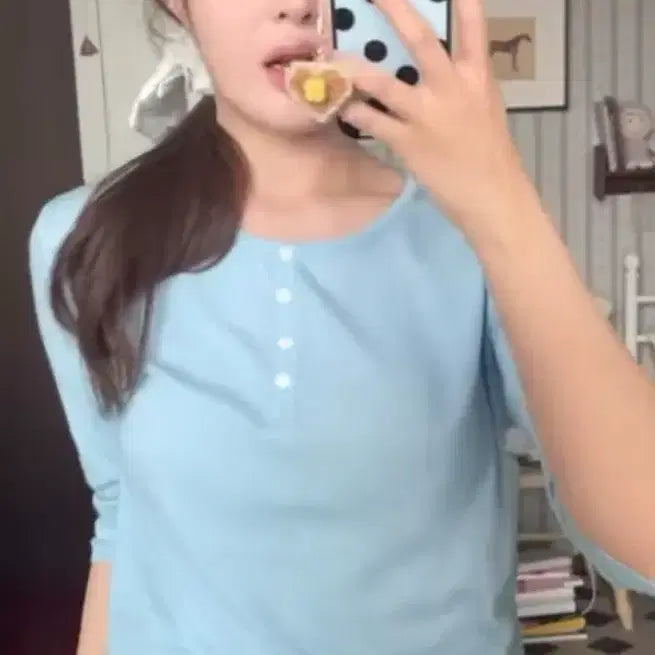 [BUNJANG] Sodingkibread Sky Blue Knit Long Sleeve Shirt / 쏘딩키브레드 긴팔 티셔츠 니트 하늘색