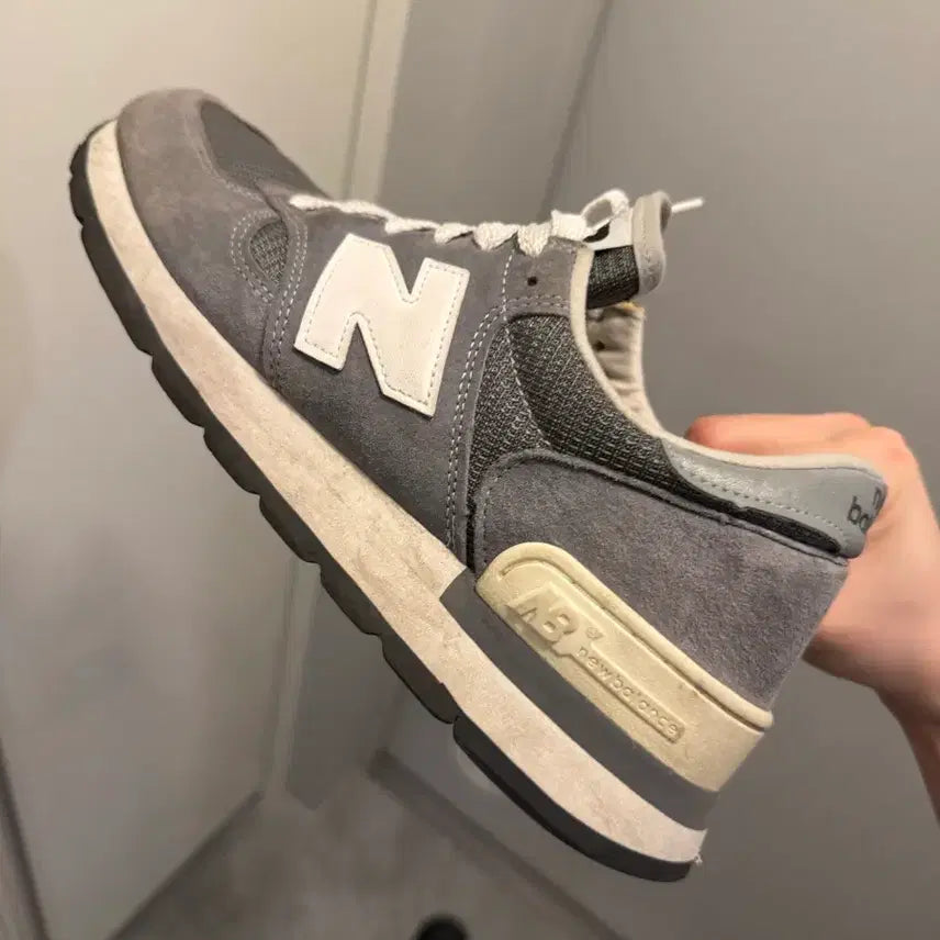 [SOLD OUT] 뉴발란스 990v1 그레이/화이트 스니커즈 280사이즈