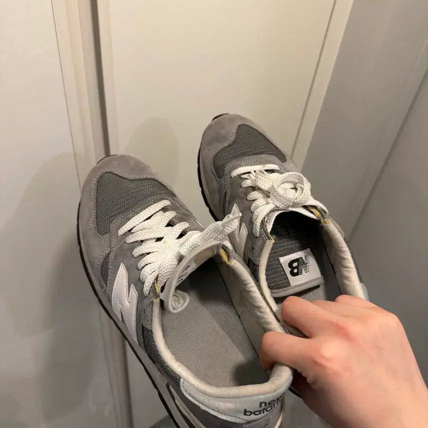 [SOLD OUT] 뉴발란스 990v1 그레이/화이트 스니커즈 280사이즈