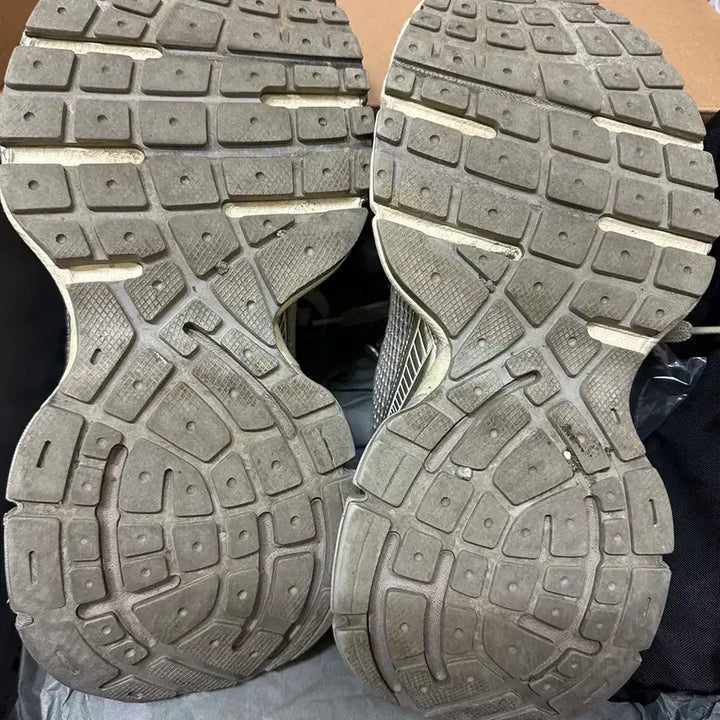 [BUNJANG] Balenciaga 3XL Eggshell Sneakers / 발렌시아가 3xl 에그쉘(42)
