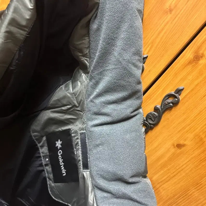 [BUNJANG] Goldwin Pertex Quantum Down Vest (Padded Vest) Size 4 Gunmetal / 골드윈 퍼텍스 퀀텀 다운베스트(패딩조끼)4사이즈 건메탈 판매합니다