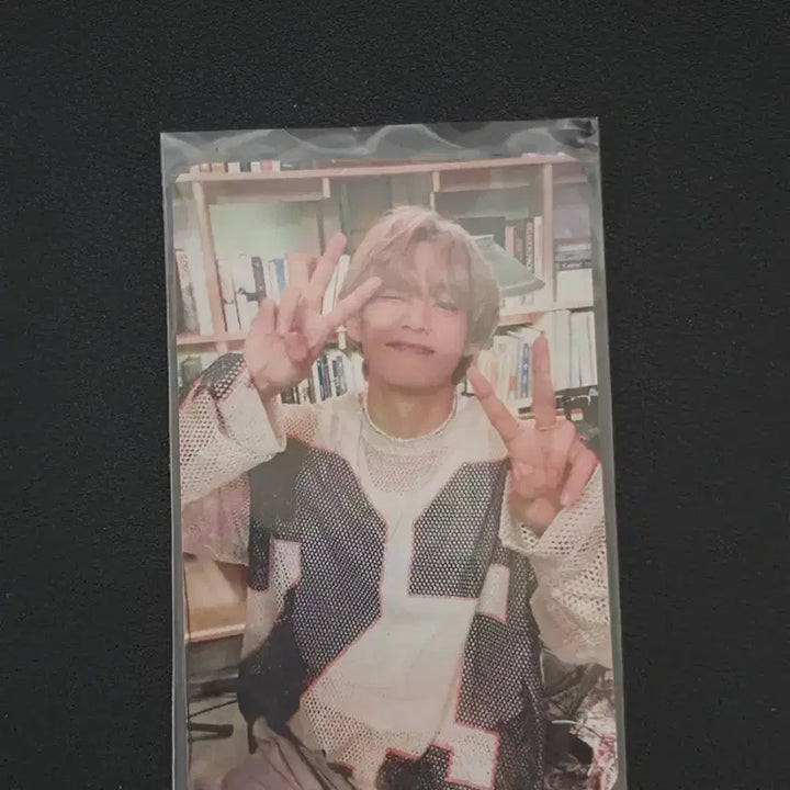 [BUNJANG] BTS V Layover Official Photocard / 뷔 레이오버 공방포카