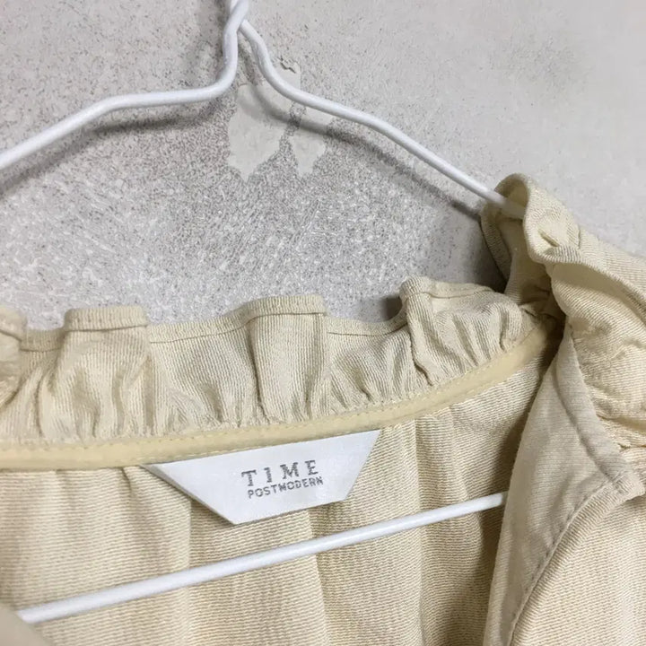 [BUNJANG] TIME Puff Sleeve Blouse / TIME 타임 퍼프 블라우스 F
