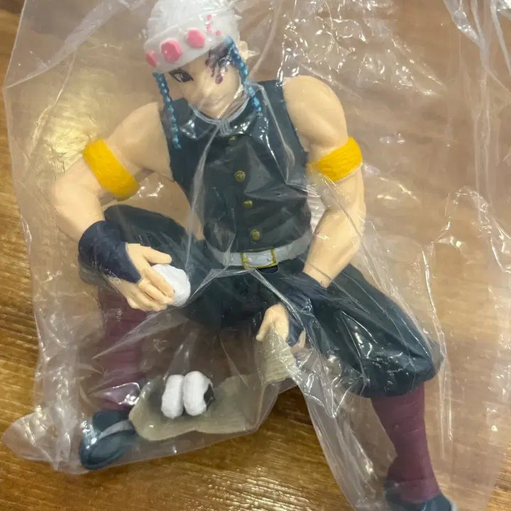 [BUNJANG] Demon Slayer Tengen Uzui Figure / 귀멸의 칼날 우즈이 텐겐 피규어 미개봉 새상품