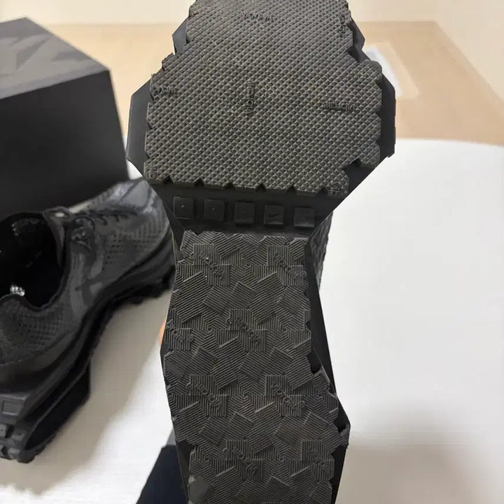 [BUNJANG] Nike MMW4 Black Sneakers / 나이키 MMW4 블랙 260