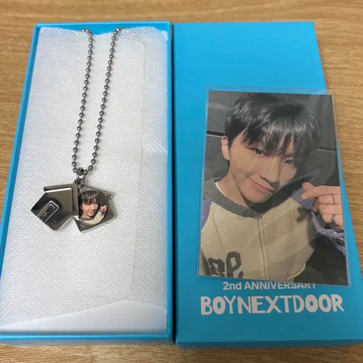 [BUNJANG] BOYNEXTDOOR 2nd Anniversary Necklace + Photocard (Woonhak) / 보이넥스트도어 2주년 목걸이 + 포토카드(운학)