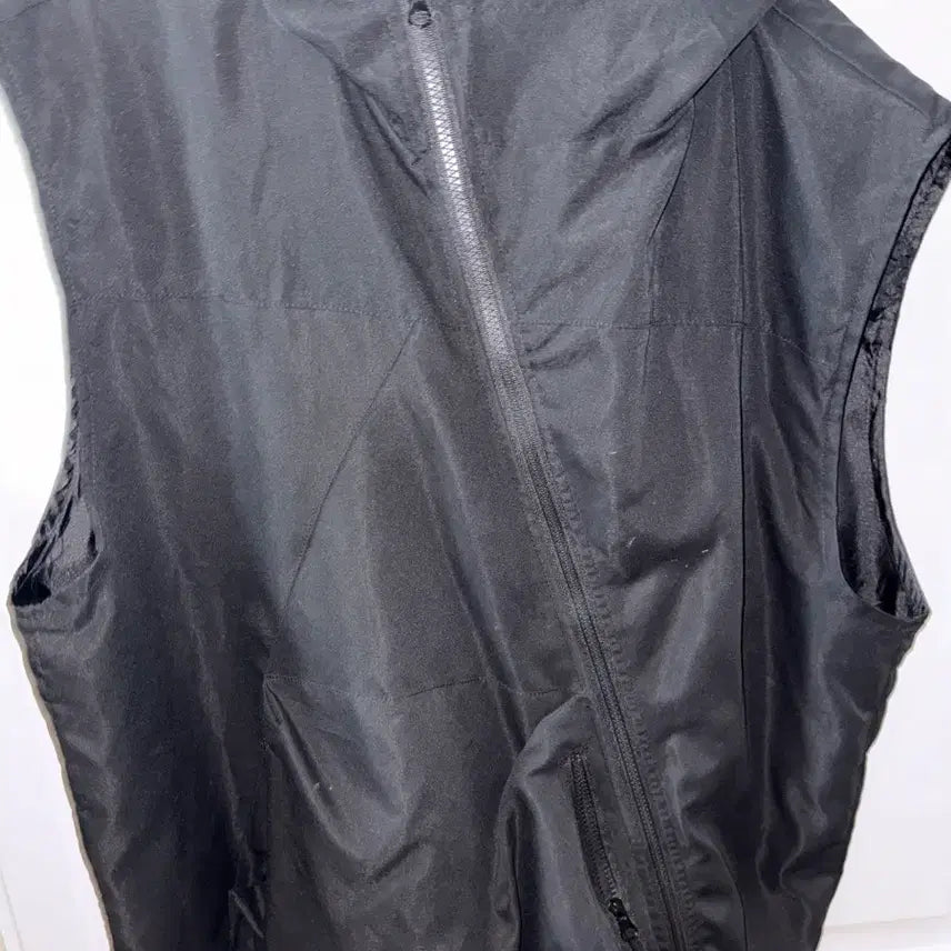 [BUNJANG] Anymore Big Oversized Nylon Diagonal Hood Vest / 에이블리 애니원모어 빅오버핏 나일론 사선 후드 베스트