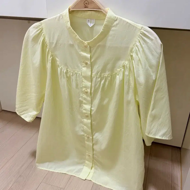 [BUNJANG] Arket Tencel Short Sleeve Shirred Blouse / 아르켓 텐셀 반팔 셔링 블라우스 옐로우 연노랑여름셔츠 차이나카라라운드넥