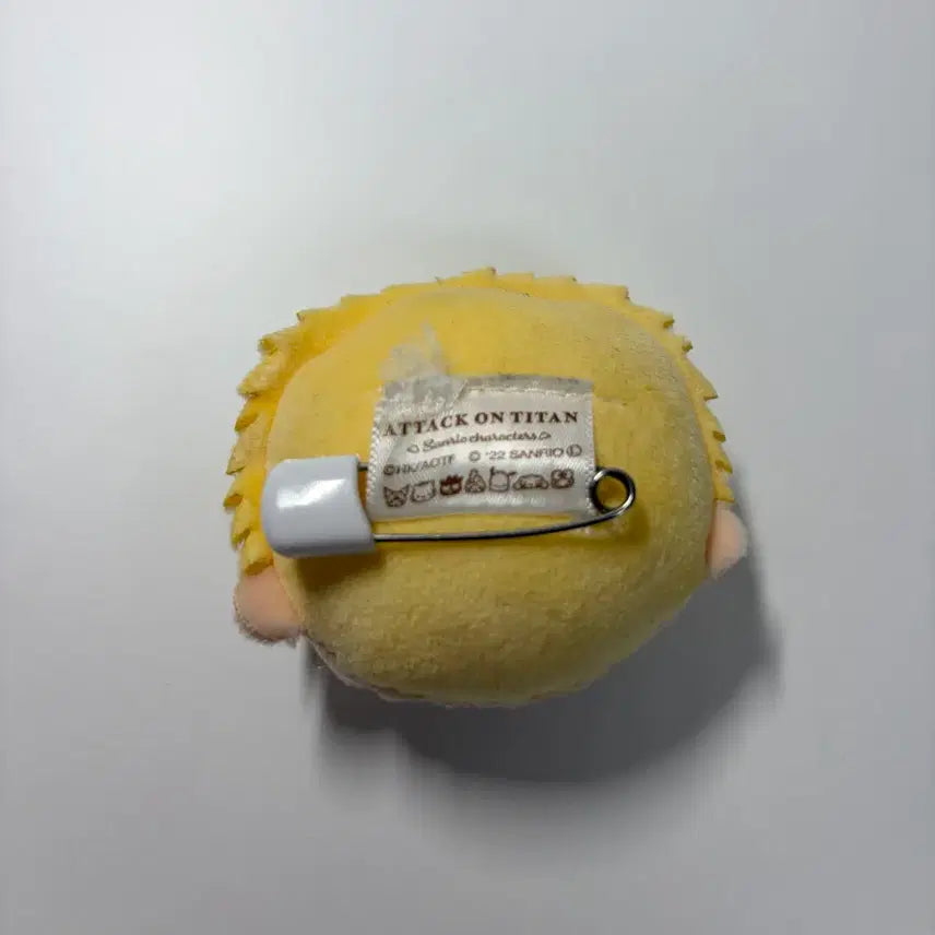 [BUNJANG] Attack on Titan Reiner Sanrio Badge Mascot / 진격의거인 라이너 산리오 뱃지 인형 마스코트