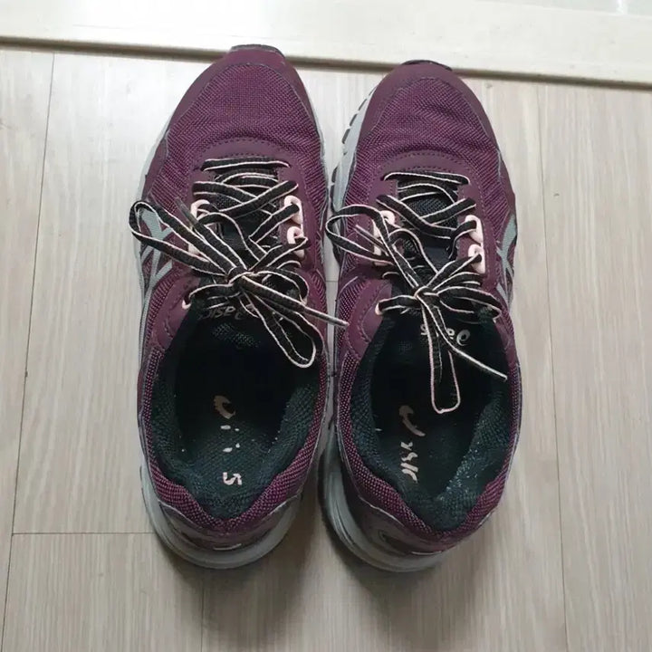 [BUNJANG] Asics Burgundy Sneakers / 아식스 운동화 버건디