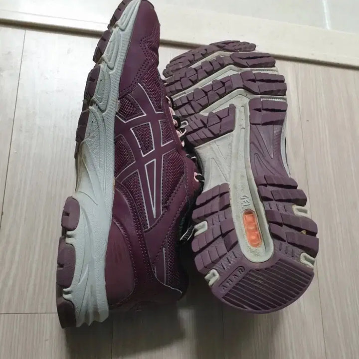 [BUNJANG] Asics Burgundy Sneakers / 아식스 운동화 버건디