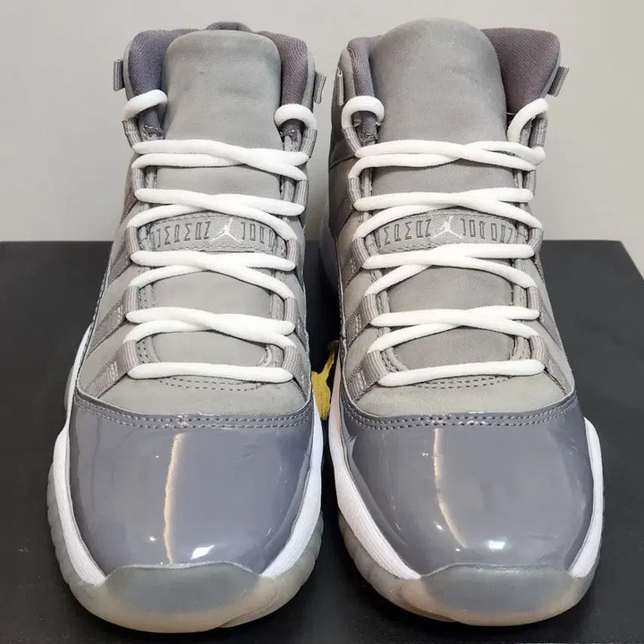 [BUNJANG] Nike Air Jordan 11 Retro Cool Grey Sneakers / 나이키 에어조던11 레트로 쿨그레이 230mm