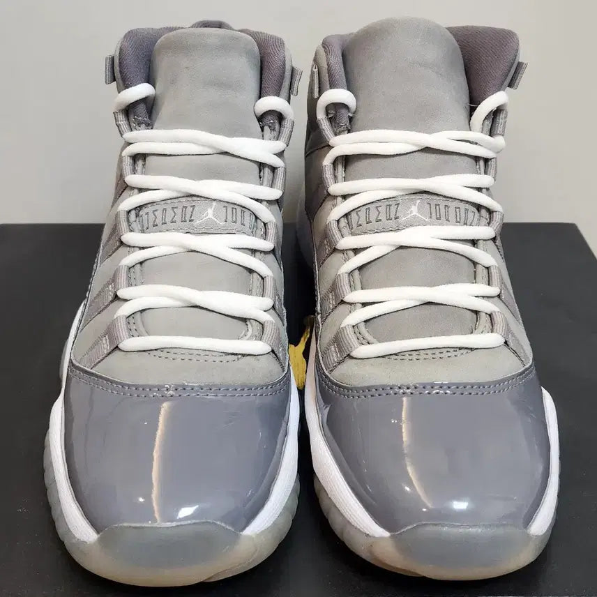 [BUNJANG] Nike Air Jordan 11 Retro Cool Grey Sneakers / 나이키 에어조던11 레트로 쿨그레이 230mm