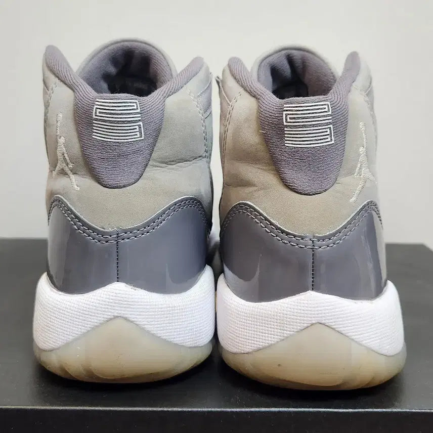 [BUNJANG] Nike Air Jordan 11 Retro Cool Grey Sneakers / 나이키 에어조던11 레트로 쿨그레이 230mm