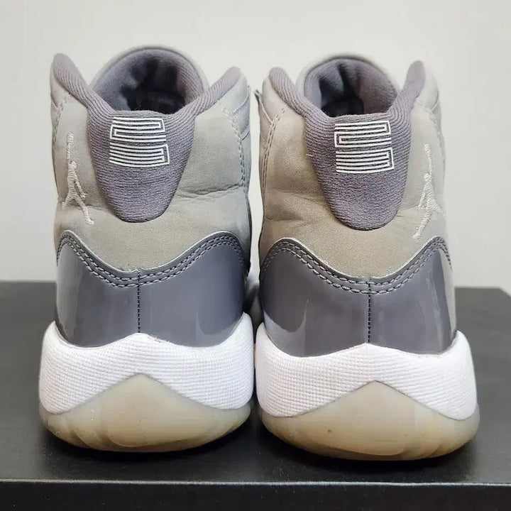 [BUNJANG] Nike Air Jordan 11 Retro Cool Grey Sneakers / 나이키 에어조던11 레트로 쿨그레이 230mm
