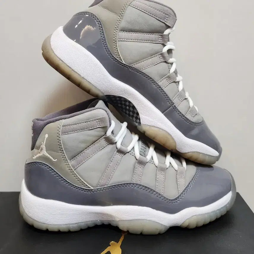 [BUNJANG] Nike Air Jordan 11 Retro Cool Grey Sneakers / 나이키 에어조던11 레트로 쿨그레이 230mm