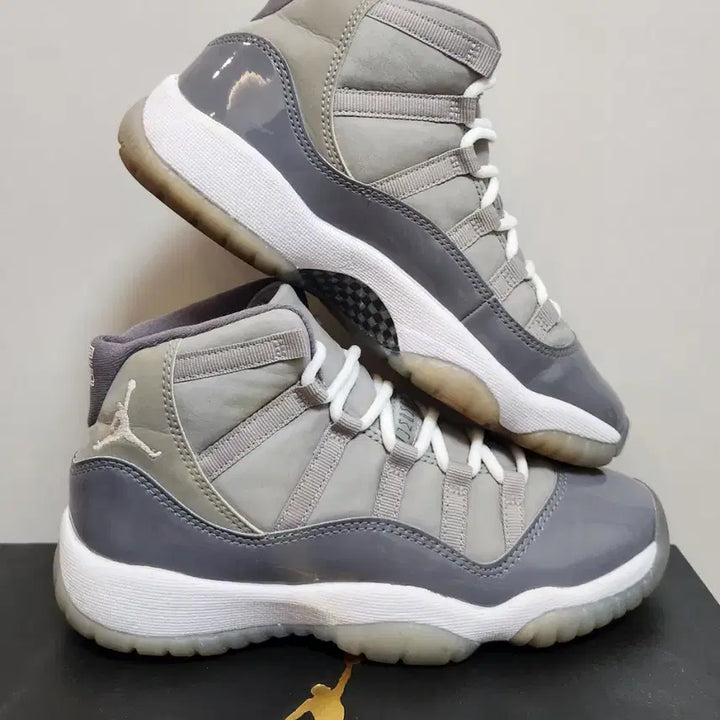 [BUNJANG] Nike Air Jordan 11 Retro Cool Grey Sneakers / 나이키 에어조던11 레트로 쿨그레이 230mm
