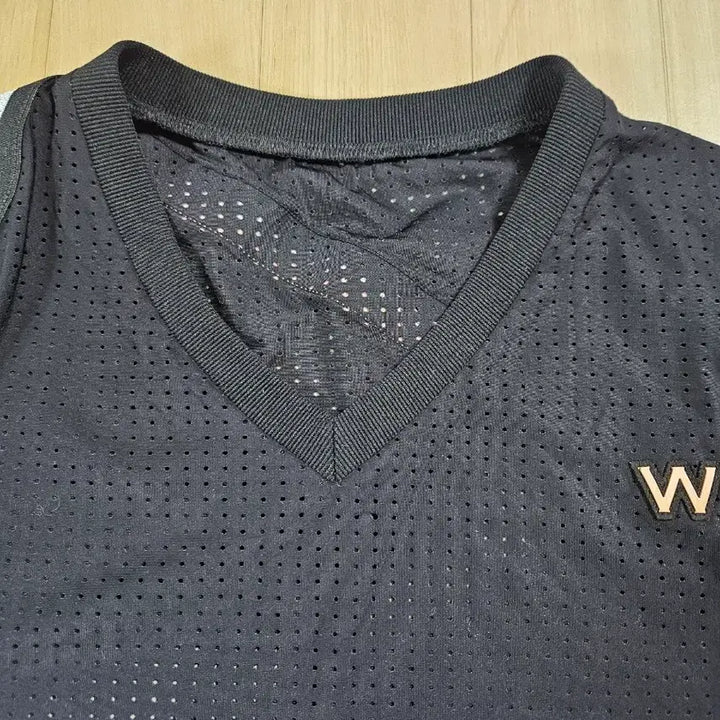 [SOLD OUT] [W.ANGLE] 와이드앵글 브이넥 골프 베스트 100