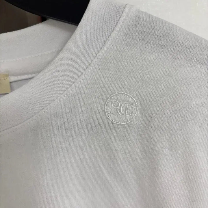 [BUNJANG] Recto Embroidered Short Sleeve Cropped T-Shirt / 렉토 자수 반팔 크롭티 (핏은 하단 글 블로그 참고)