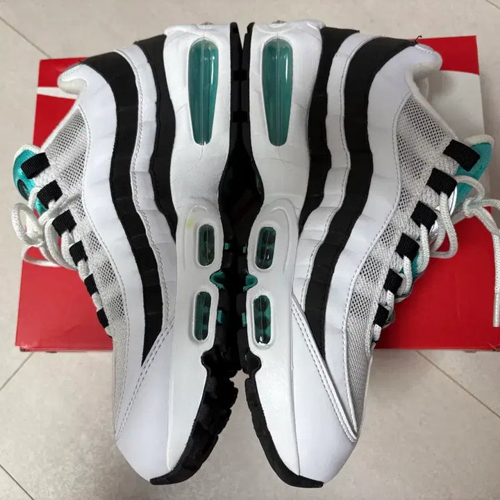 [BUNJANG] Nike Air Max 95 Emerald Sneakers / [270] 나이키 맥스95 에메랄드