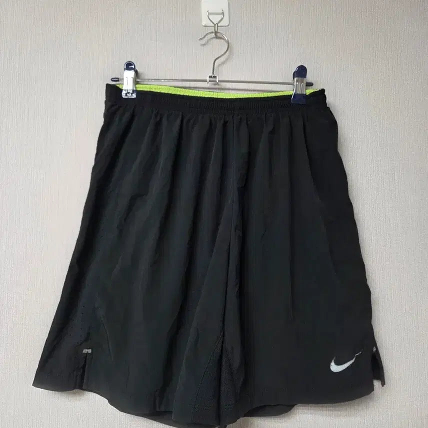 [SOLD OUT] 나이키 블랙 기능성 반바지