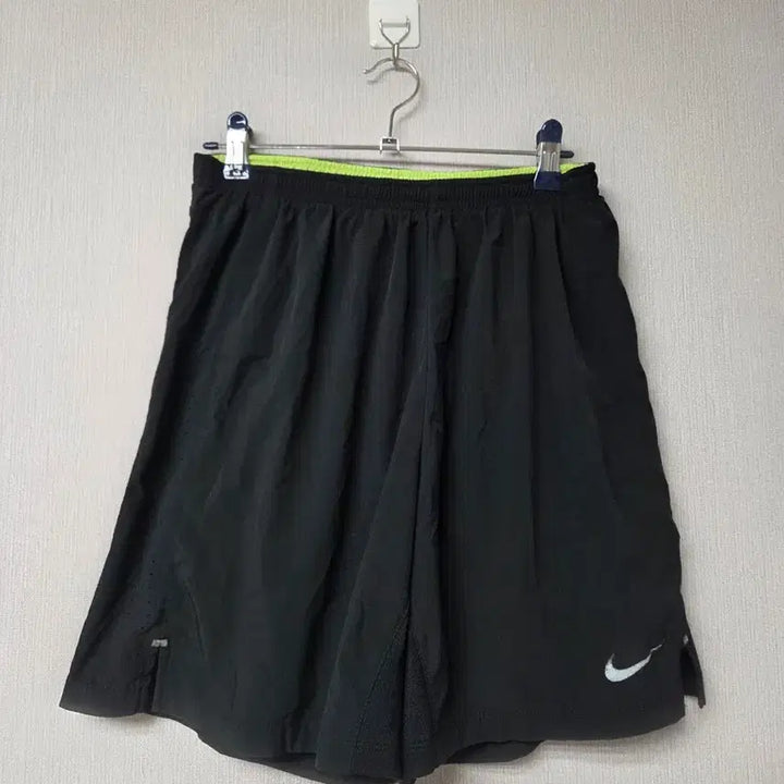 [SOLD OUT] 나이키 블랙 기능성 반바지
