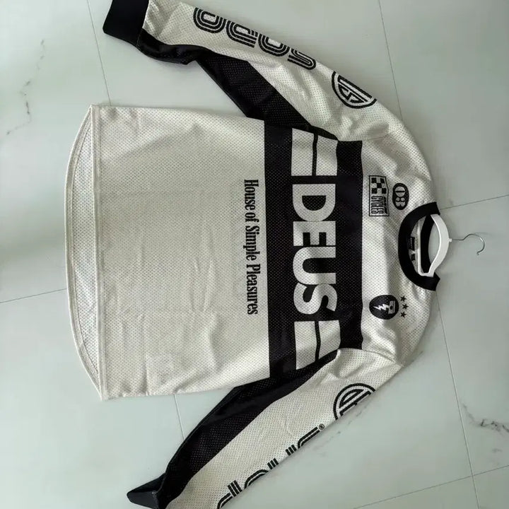 [BUNJANG] Deus Jersey / 데우스 져지