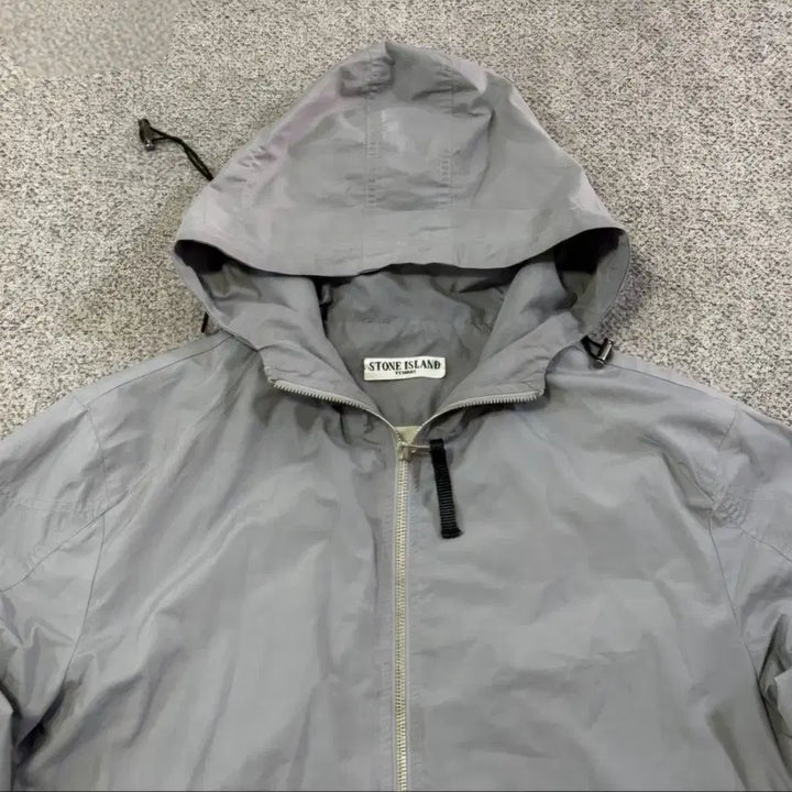 [SOLD OUT] (L) 스톤아일랜드 바람막이 (하자 있음)
