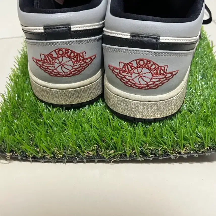 [BUNJANG] Nike Jordan Low Light Smoke Grey Sneakers / [275] 나이키 조던 로우 라이트 스모크 그레이