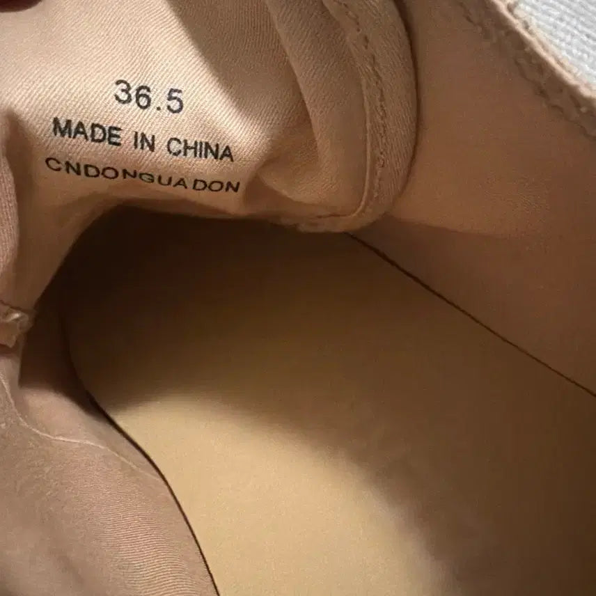 [BUNJANG] Burberry Logo Print Canvas Sneakers Beige (Size 36.5) / 버버리 / 로고프린트 컨버스 스니커즈베이지 / 36.5 사이즈 팝니다
