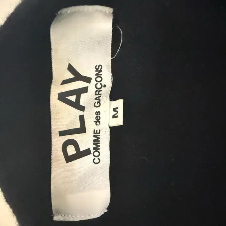 [SOLD OUT] COMME des GARCONS PLAY 더블 하트 블랙 가디건M