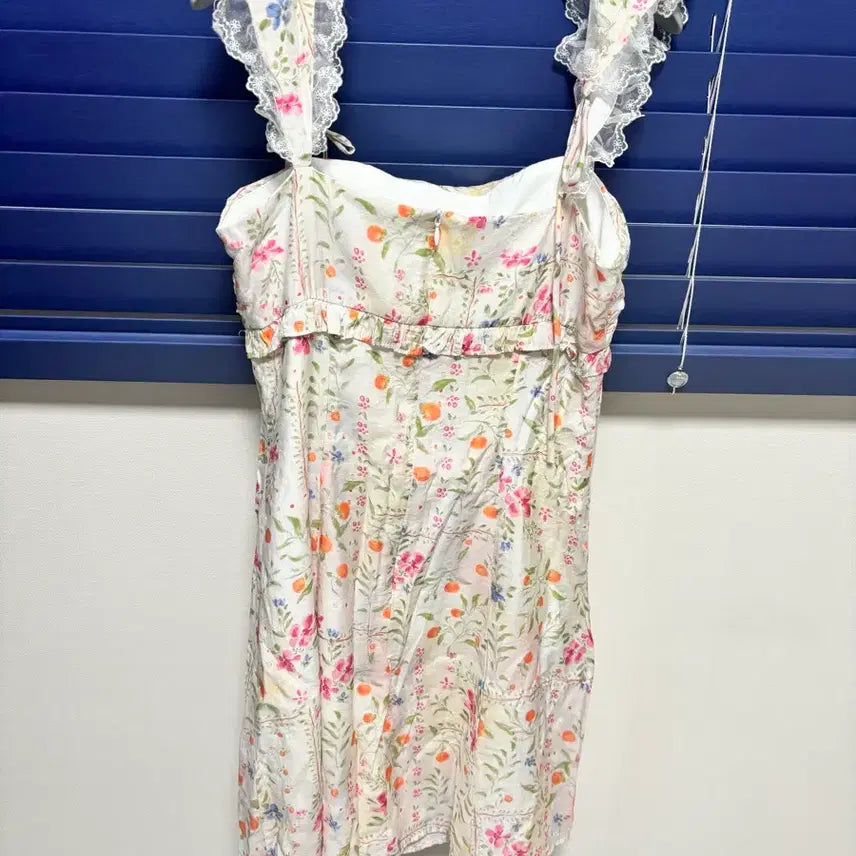 [BUNJANG] Sinth-Den Floral Lace Mini Dress / 신스덴 플라워 레이스 원피스