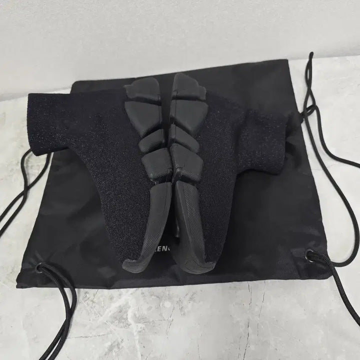 [BUNJANG] Balenciaga Speedrunner 2.0 Sneakers (Black) / 발렌시아가 스피드러너 2.0 스니커즈 신발 38사이즈 250 255 블랙