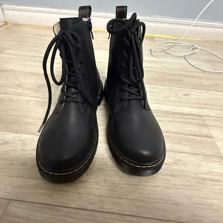 [BUNJANG] Black Lace-Up Walker Boots / 블랙 부츠