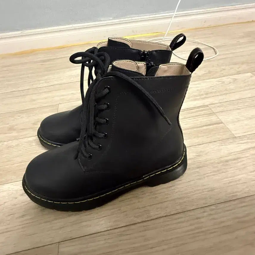 [BUNJANG] Black Lace-Up Walker Boots / 블랙 부츠